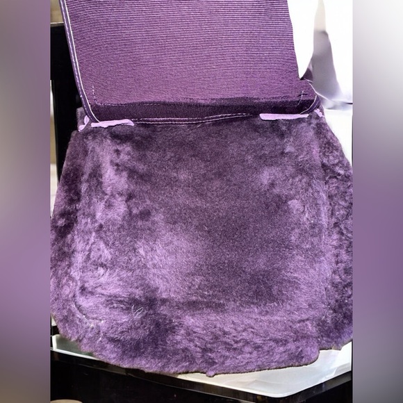 GUC Authentic Chanel 2000s Purple Shearling Mini Logo Bag with Dustbag & Cards - Picture 13 of 16